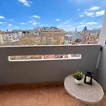 Stylische 110m2 In Lage Mit Balkon Und 2 Schlafzimmern Fuer Bis Zu 6 Personen Sowie Kostenloser Parkgarage Max 1,65m Hoehe Und 1,8m Breite *
